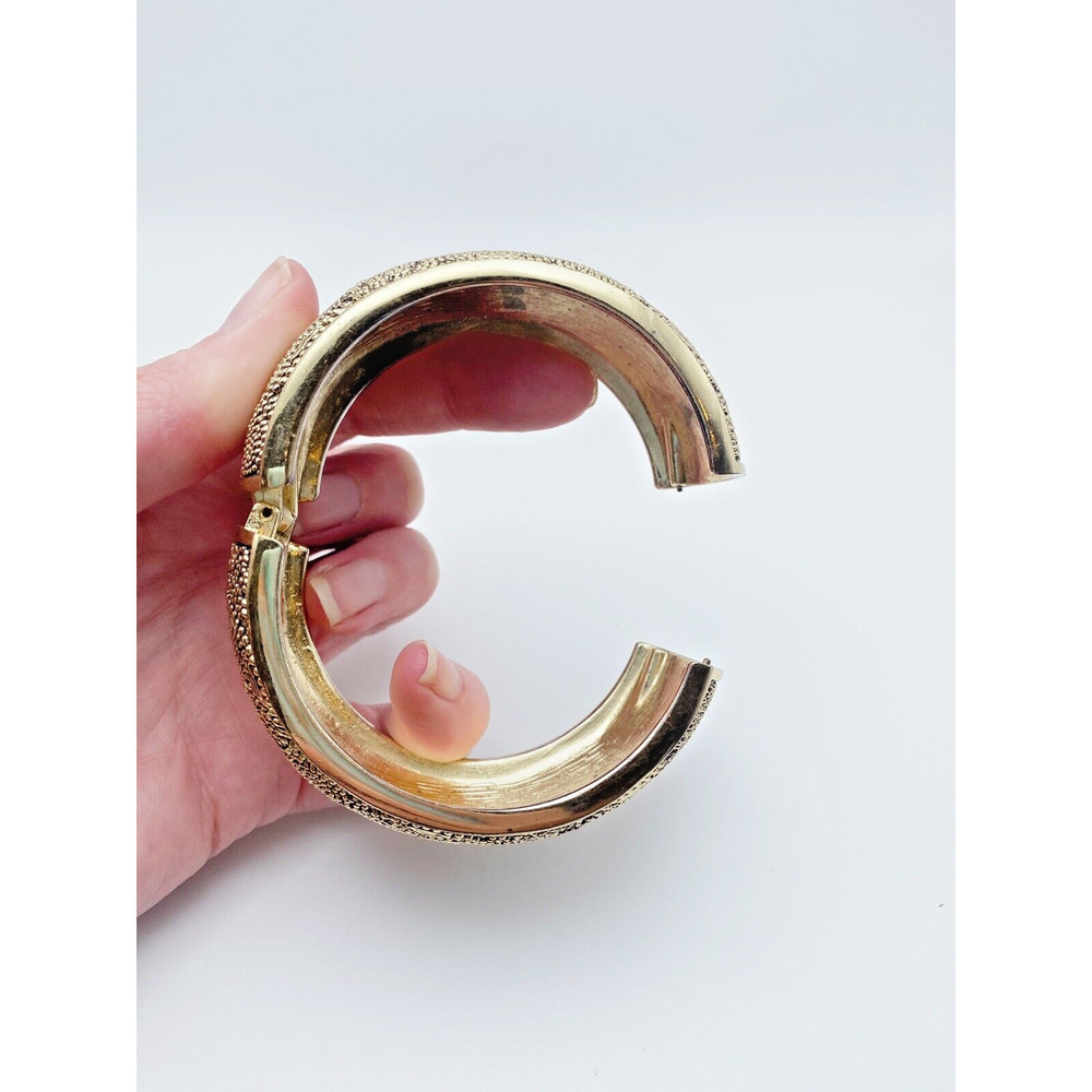 Gold Tone Boho Wide Spring Hinged Bangle Bracelet Metalwork Tribal Bold 7 1/4" - Picture 5 of 8